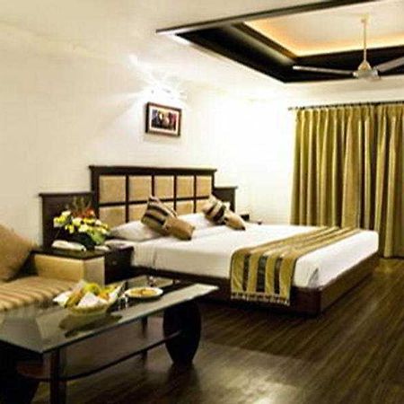 Hotel Parkland Chirag Enclave Νέο Δελχί Εξωτερικό φωτογραφία